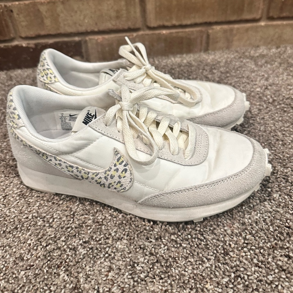 Nike Daybreak SE Sail Leopard Print Sneakers Women's Size 6